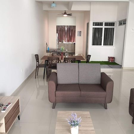Sparkling Clean Homestay @ Kota Kemuning - Rimbayu Teluk Panglima Garang Exteriör bild
